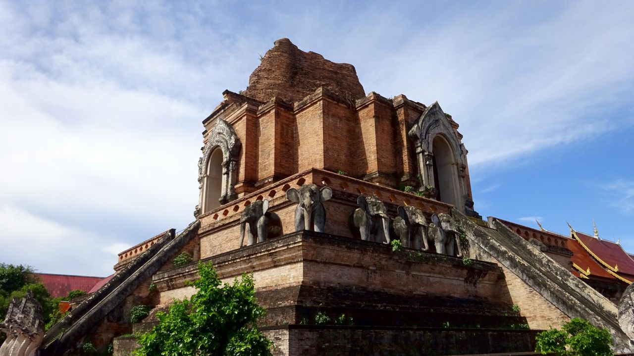 Wat Chedi Luang Chiang Mai